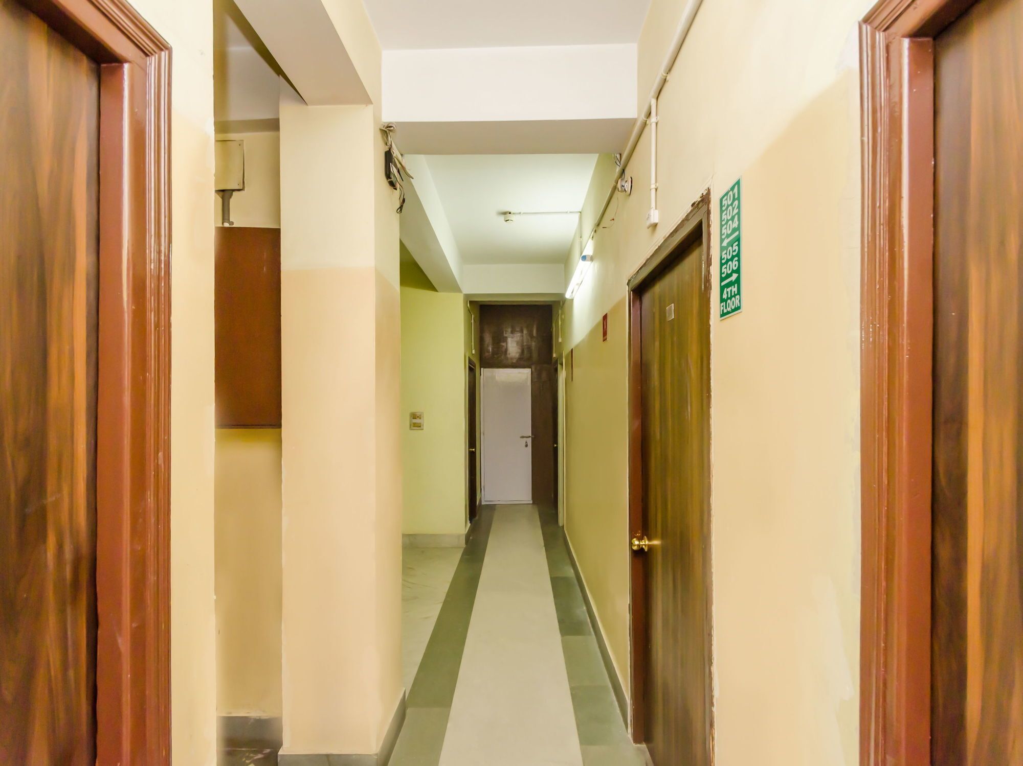 Oyo 8998 Hotel Aayash Liluah ภายนอก รูปภาพ